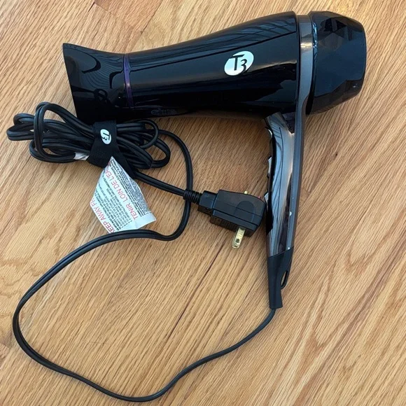 T3 Model 73840 Black Hair Dryer - Picture 1 of 8